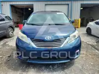 2011 Toyota SIENNA фото