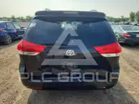 2011 Toyota SIENNA фото