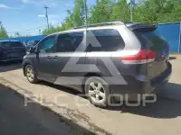 2011 Toyota SIENNA фото
