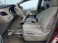 2011 Toyota SIENNA photo