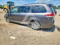 2011 Toyota SIENNA фото