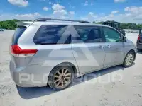2011 Toyota SIENNA фото