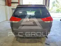 2011 Toyota SIENNA photo