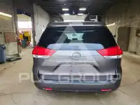 2011 Toyota SIENNA фото