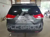 2011 Toyota SIENNA photo