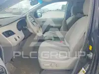 2011 Toyota SIENNA фото