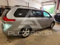 2011 Toyota SIENNA фото