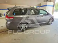 2011 Toyota SIENNA photo