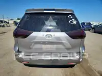 2011 Toyota SIENNA photo