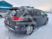 2011 Toyota SIENNA photo