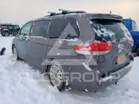 2011 Toyota SIENNA photo