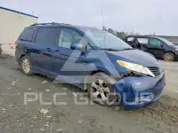 2011 Toyota SIENNA photo