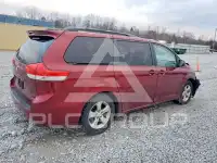 2011 Toyota SIENNA photo