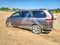 2011 Toyota SIENNA фото