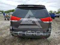 2011 Toyota SIENNA фото