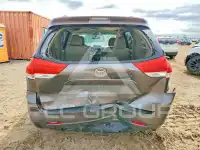 2011 Toyota SIENNA photo