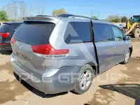 2011 Toyota SIENNA фото