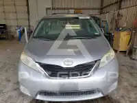 2011 Toyota SIENNA фото