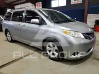2011 Toyota SIENNA фото