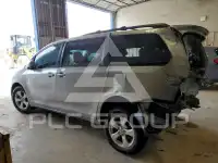 2011 Toyota SIENNA фото