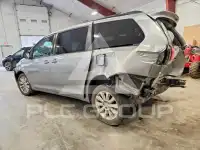 2011 Toyota SIENNA фото