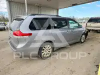 2011 Toyota SIENNA фото