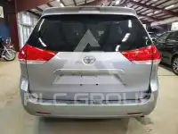 2011 Toyota SIENNA фото