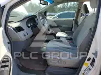 2011 Toyota SIENNA photo