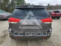 2011 Toyota SIENNA фото