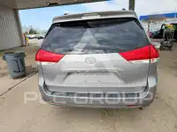 2011 Toyota SIENNA фото