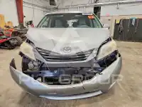 2011 Toyota SIENNA фото