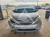 2011 Toyota SIENNA фото