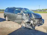 2011 Toyota SIENNA photo