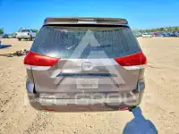 2011 Toyota SIENNA фото