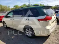 2011 Toyota SIENNA photo