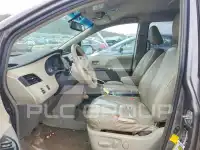 2011 Toyota SIENNA фото