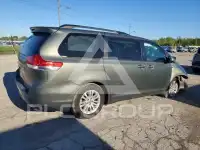 2011 Toyota SIENNA photo