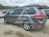 2011 Toyota SIENNA фото