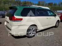 2011 Toyota SIENNA photo