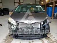 2011 Toyota SIENNA фото