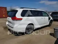 2011 Toyota SIENNA photo