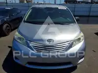 2011 Toyota SIENNA photo