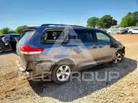 2011 Toyota SIENNA фото