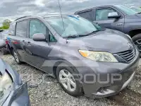 2011 Toyota SIENNA photo