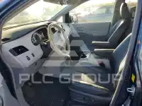 2011 Toyota SIENNA photo