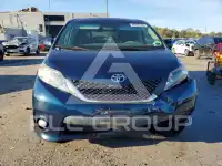 2011 Toyota SIENNA photo
