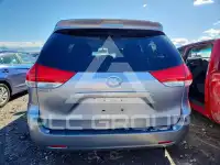 2011 Toyota SIENNA фото