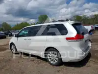 2011 Toyota SIENNA фото