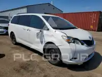 2011 Toyota SIENNA photo