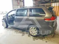 2011 Toyota SIENNA фото